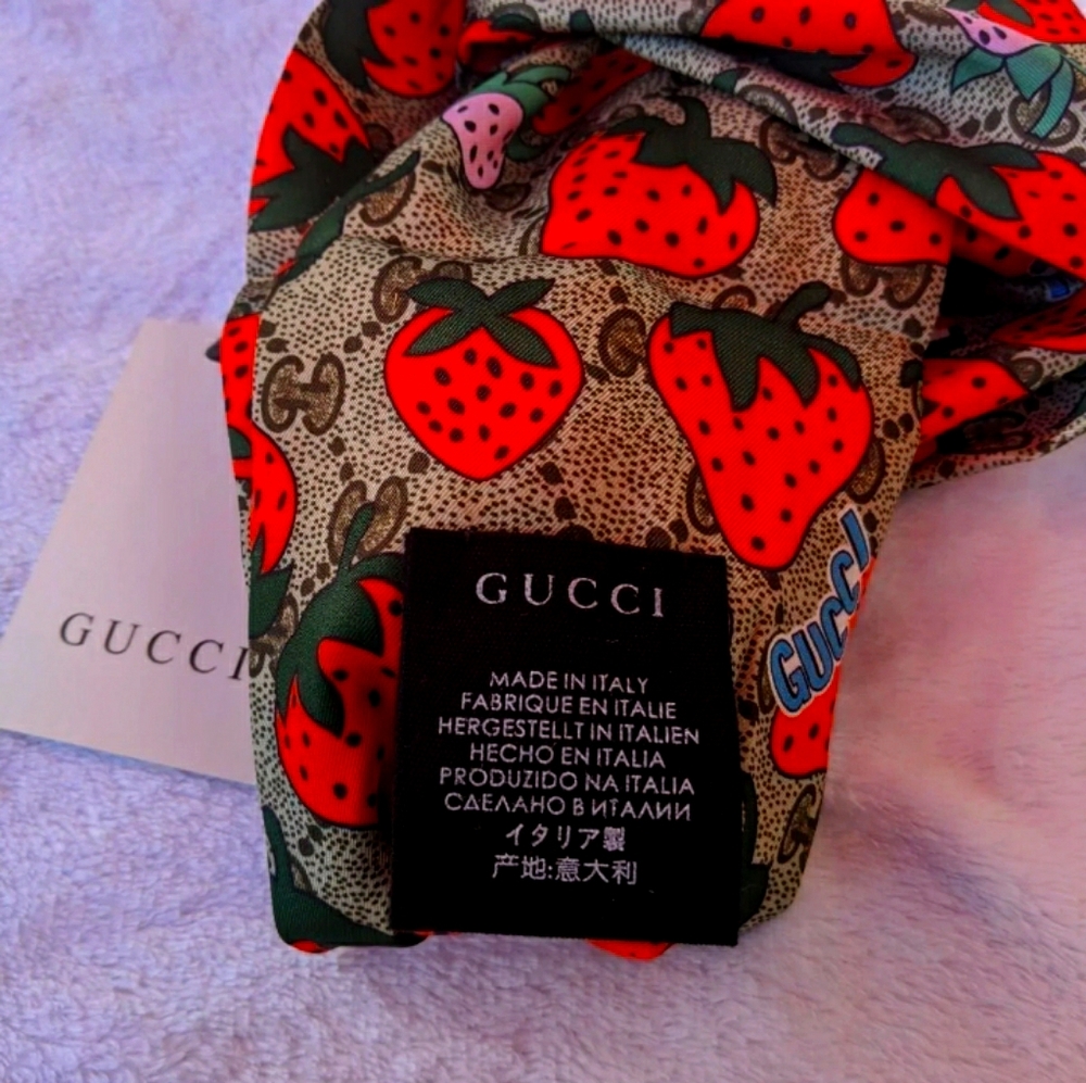 - Authentic Gucci headband